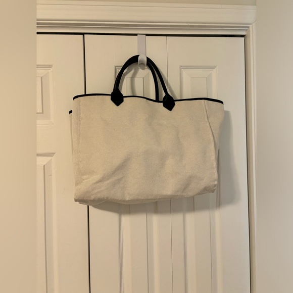 VS Script Tote Bag NEVER USED - Picture 6 of 7